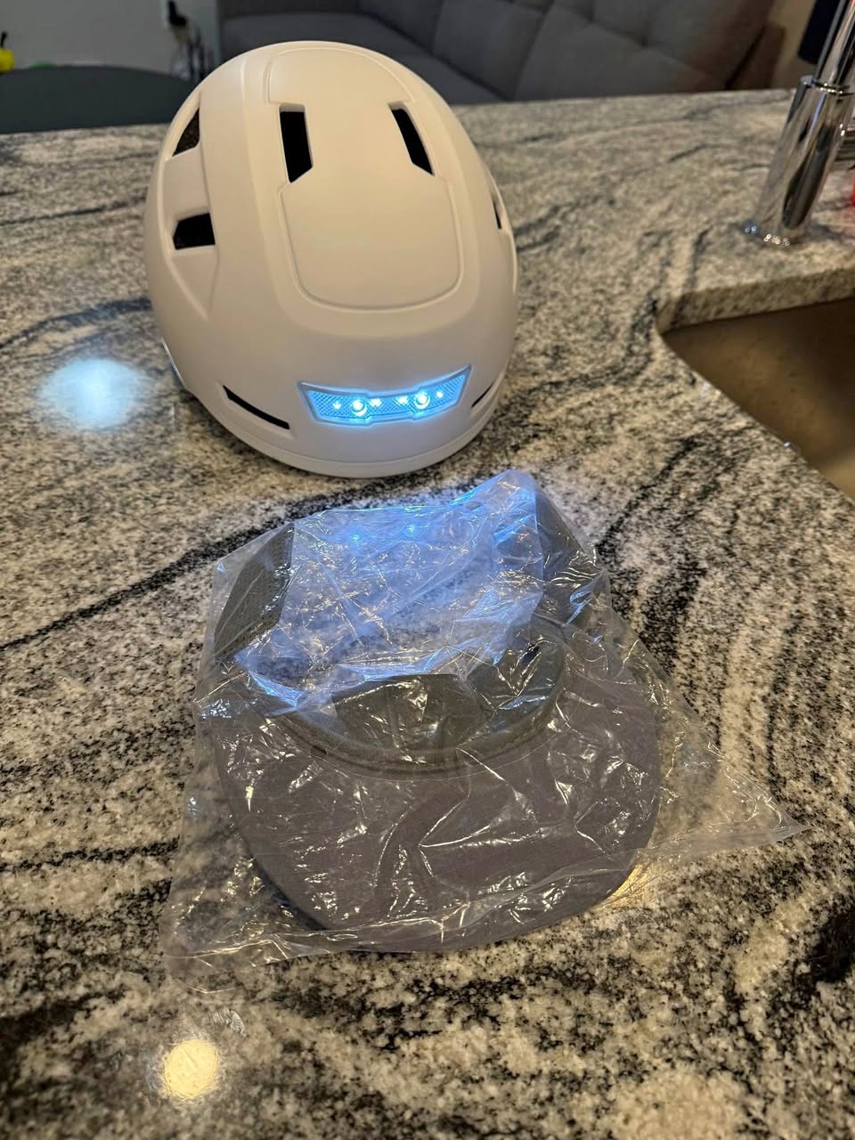 XNITO “Lightning” E-Bike Helmet – Medium – White
