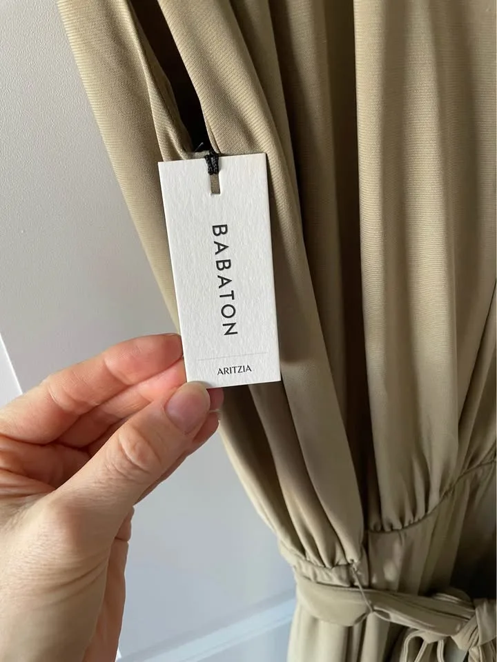 Aritzia Jumpsuit NWT size Small image indicator(4)