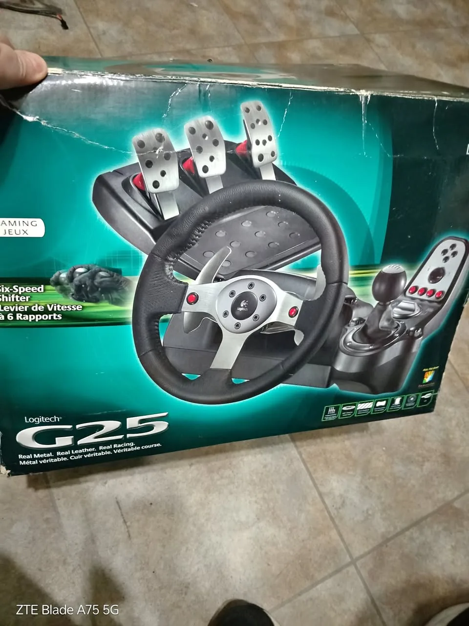 Logitech G25 Racing Wheel + Pedals + 6-Speed Shifter