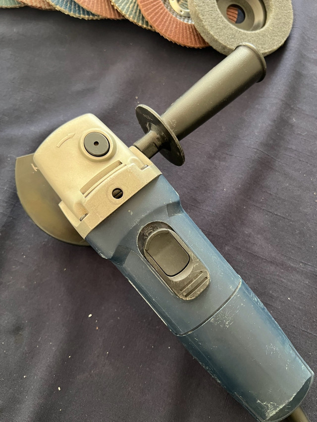 Mastercraft 4.5 Angle Grinder 7A & disc packages