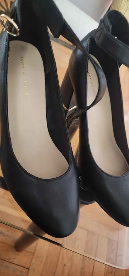 Women's Tommy Hilfiger Dress Shoes image indicator(3)