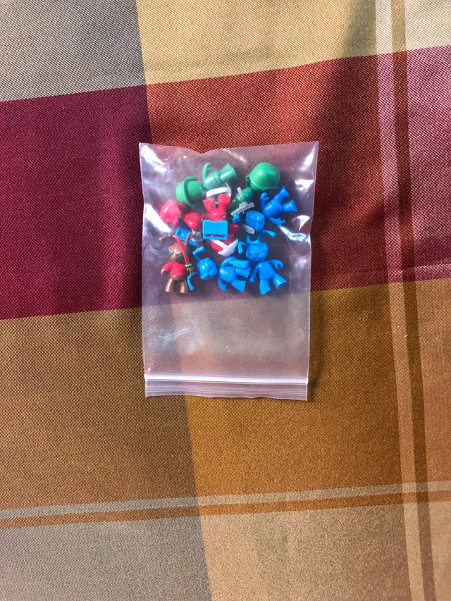 Bag of Mezco Mez-Itz image indicator(2)