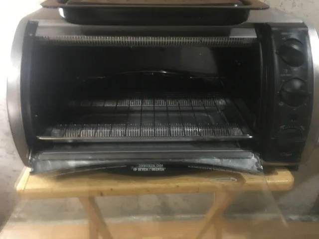 Black and Decker Toaster Oven thumbnail
