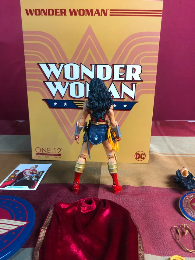 Mezco Wonder Woman (Custom) image indicator(3)