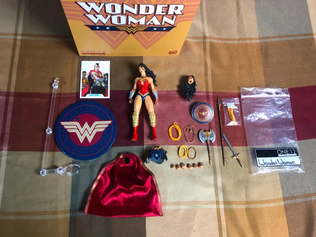 Mezco Wonder Woman (Custom) image indicator(6)