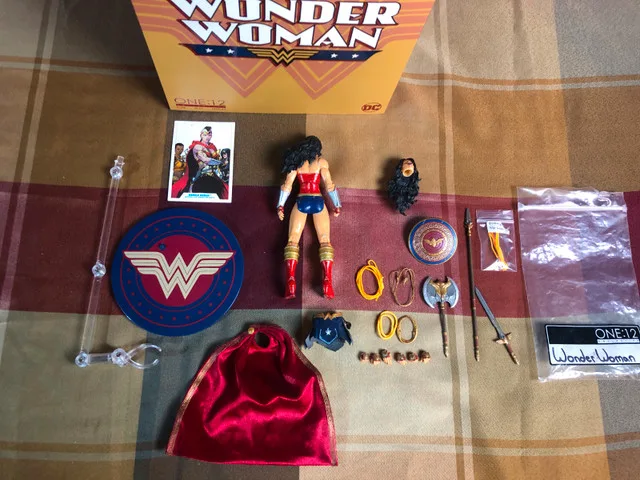 Mezco Wonder Woman (Custom) image indicator(7)