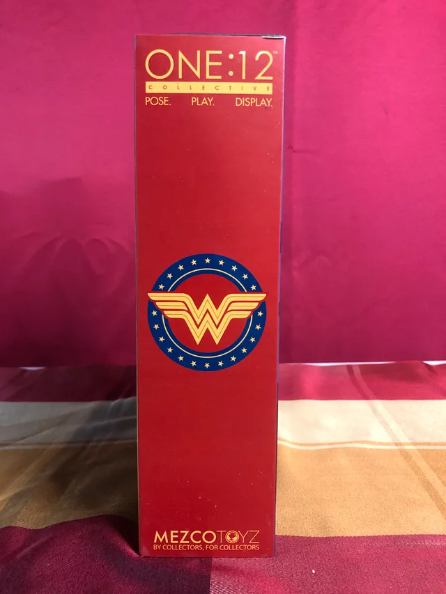 Mezco Wonder Woman (Custom) image indicator(10)