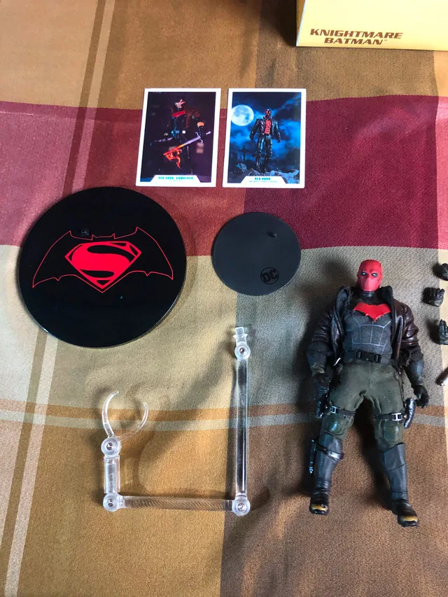 Mezco Red Hood (Custom) image indicator(5)