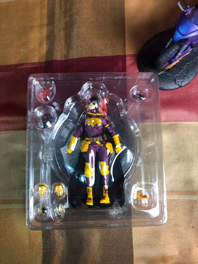Mezco Batgirl with Batcycle (Custom) image indicator(3)