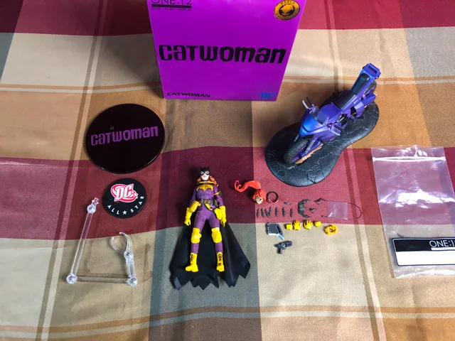 Mezco Batgirl with Batcycle (Custom) image indicator(6)