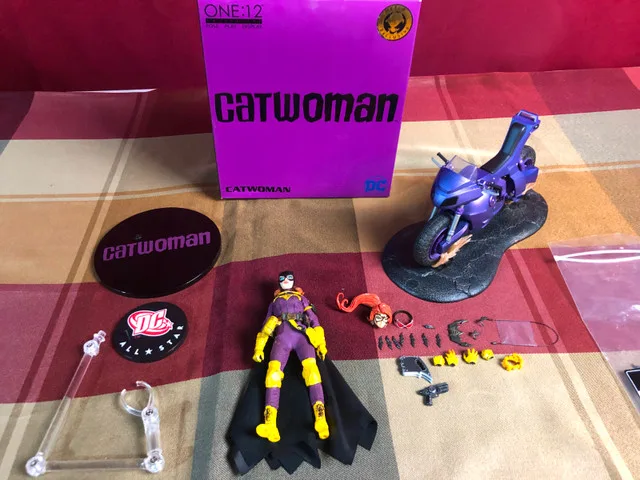 Mezco Batgirl with Batcycle (Custom) image indicator(8)