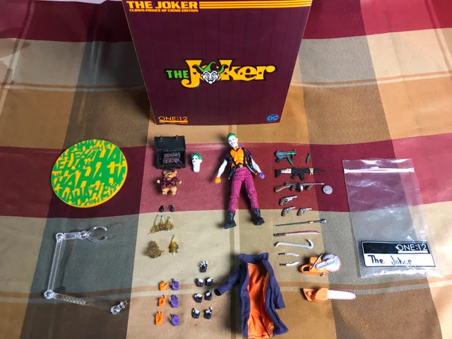 Mezco Joker Crown Prince of Crime (with extras) image indicator(6)