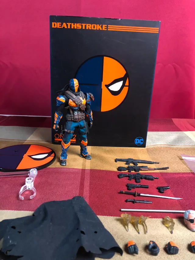 Mezco Death Stroke (modified with extras) image indicator(3)