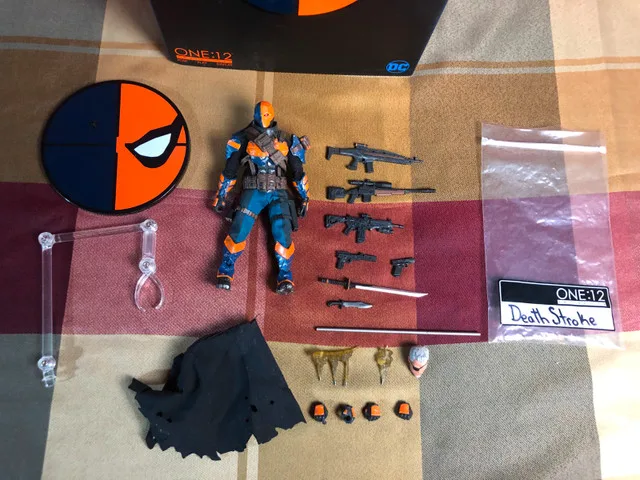 Mezco Death Stroke (modified with extras) image indicator(7)