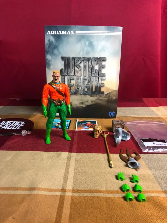 Mezco Aquaman Custom thumbnail