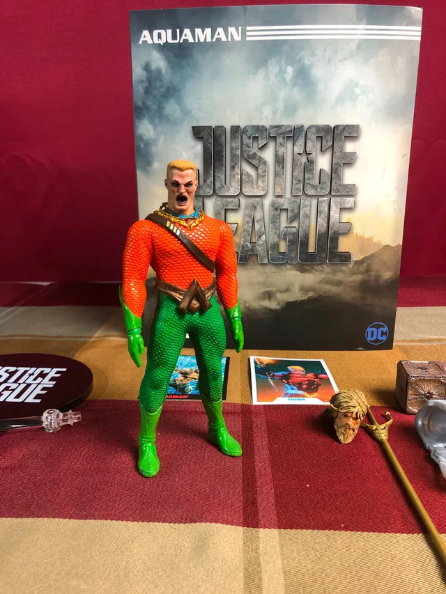 Mezco Aquaman Custom image indicator(2)