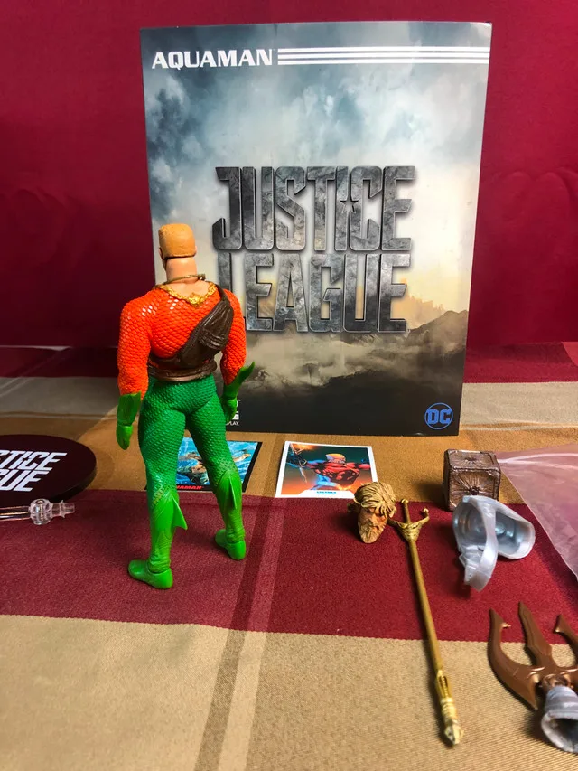 Mezco Aquaman Custom image indicator(3)
