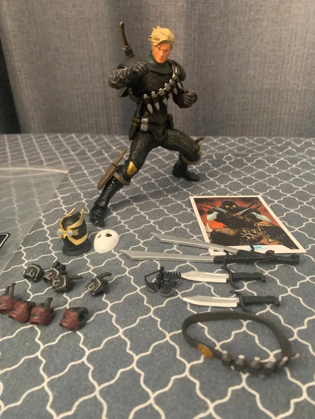 Mezco Talon (Custom) image indicator(3)