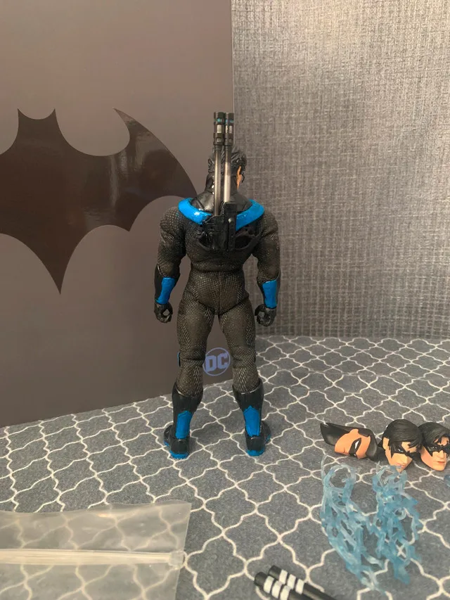 Mezco Nightwing & Batcycle (Custom) image indicator(3)