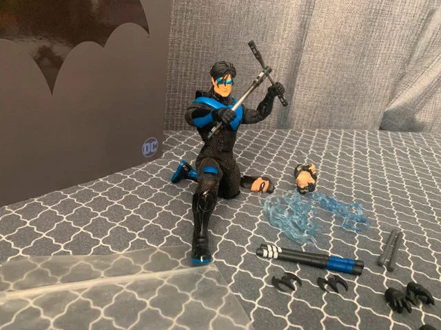 Mezco Nightwing & Batcycle (Custom) image indicator(5)