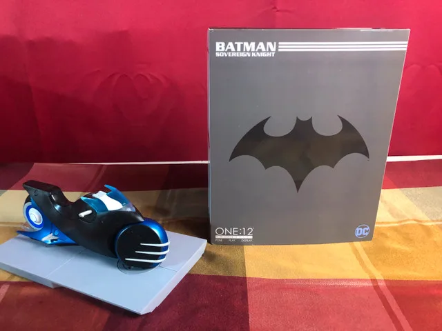 Mezco Nightwing & Batcycle (Custom) image indicator(9)