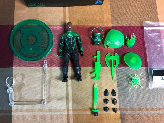 Mezco Green Lantern (John Stewart) image indicator(7)