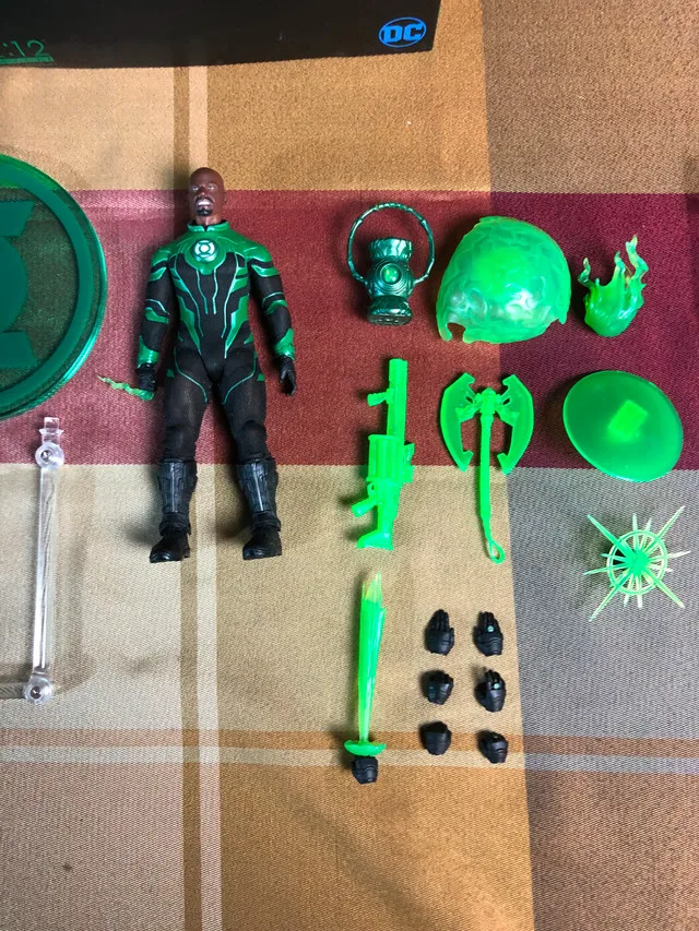 Mezco Green Lantern (John Stewart) image indicator(8)