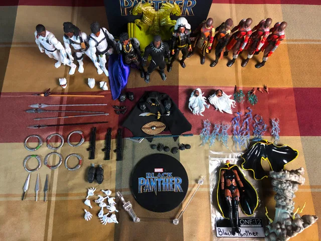 Mezco Black Panther (Custom) with Storm/Wakanda Forces image indicator(7)