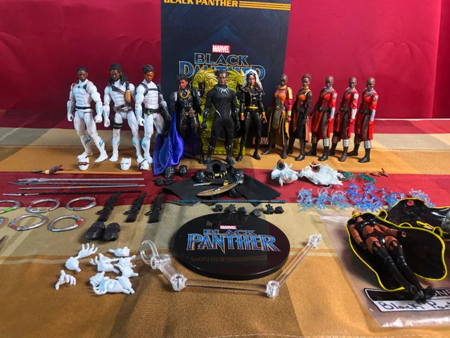 Mezco Black Panther (Custom) with Storm/Wakanda Forces image indicator(10)