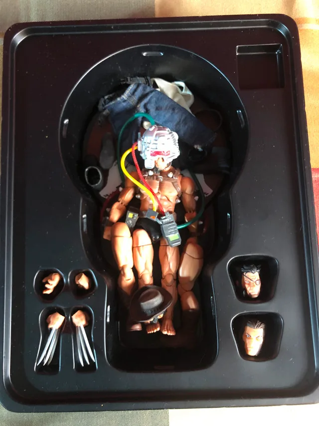 Mezco Weapon X Wolverine (custom) image indicator(6)
