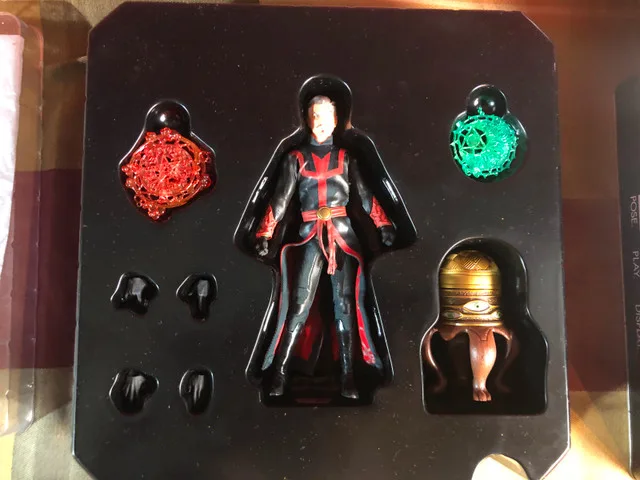 Mezco Doctor Strange image indicator(4)
