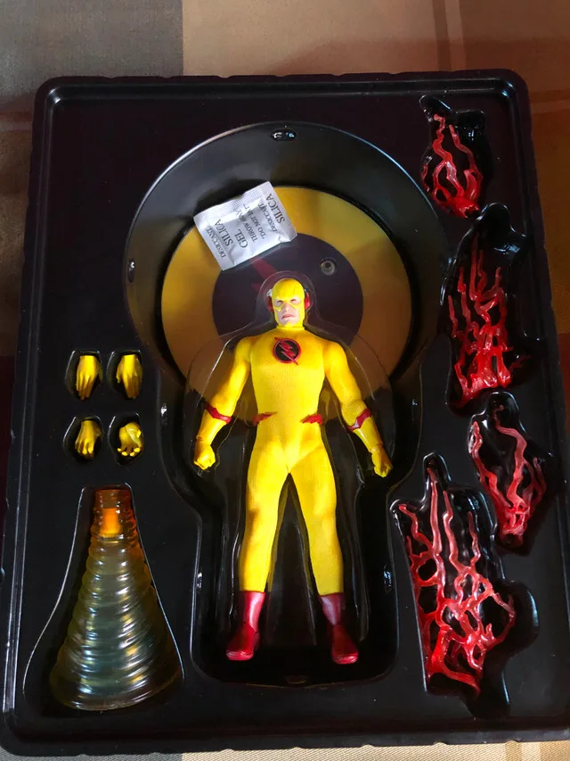 Mezco Zoom image indicator(5)