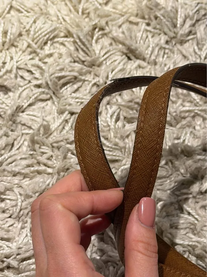 Michael Kors Luggage Macbook Tote $40 (purchased 10+ years ago) image indicator(2)