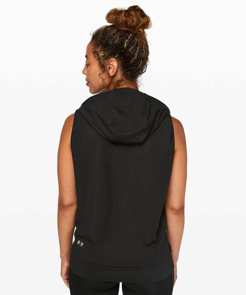 New lululemon Hoodie - Size 2 - photo 2
