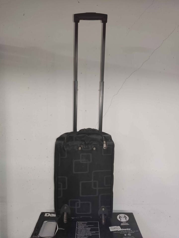 American Tourister Carry on luggage - photo 4