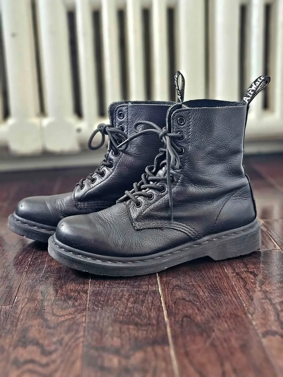 Womens 8 Dr. Martens Pascal Mono Black Combat Boots