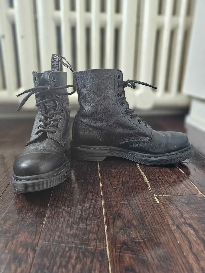 Womens 8 Dr. Martens Pascal Mono Black Combat Boots image indicator(5)