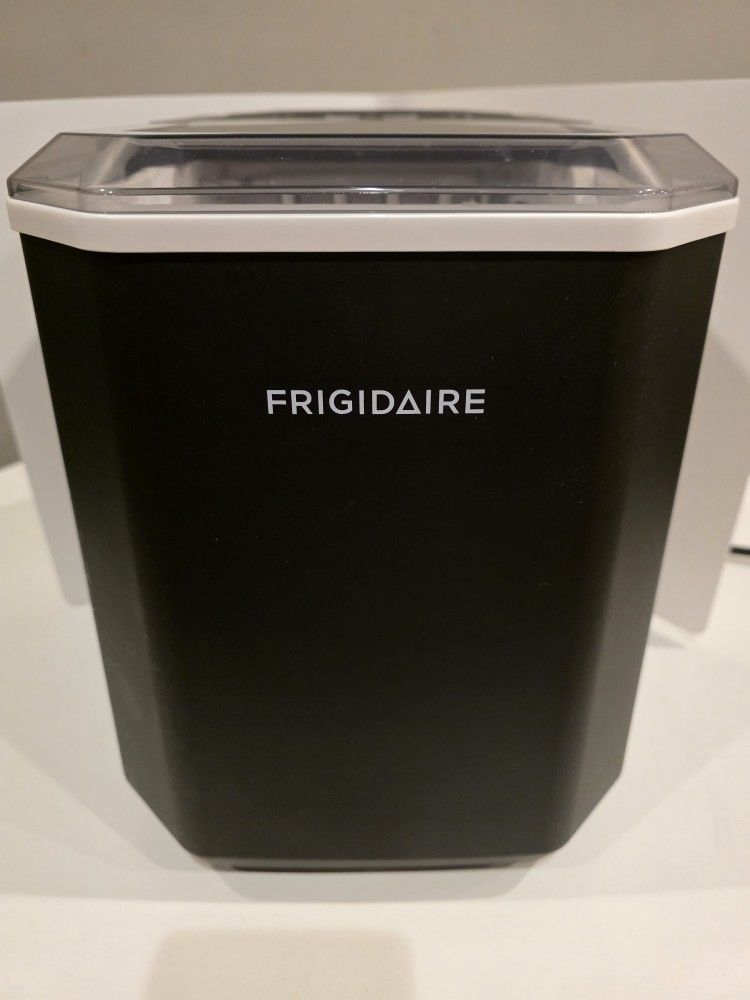 Frigidaire EFIC122-BLACK Compact Ice Maker 26lb - photo 2