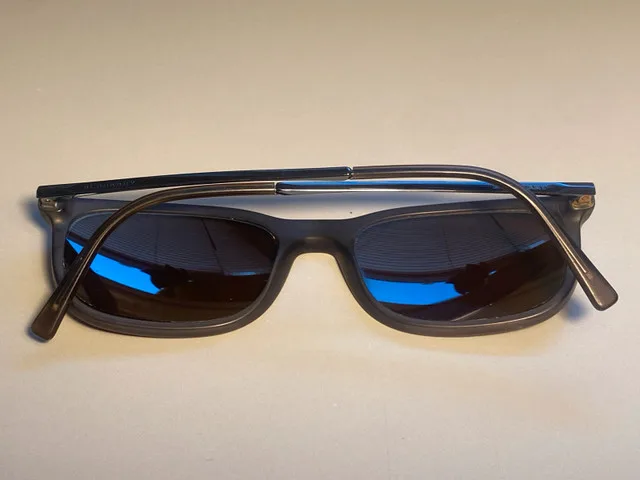 Burberry Frames image indicator(3)