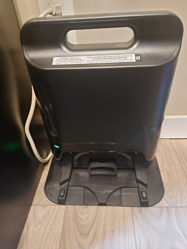 Shark IQ Robot Self-Empty Robot Vacuum - Black image indicator(2)