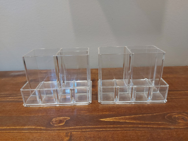 Acrylic Makeup Holders - photo 2