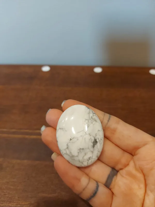 Howlite Worry Stone image indicator(2)