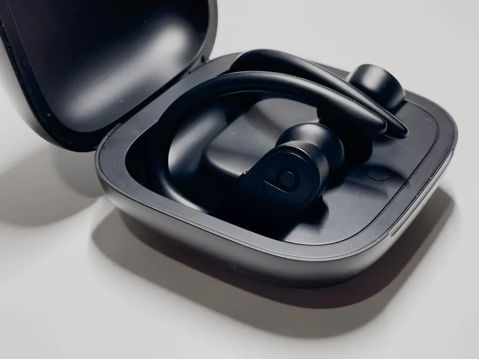 Powerbeats Pro - Black image indicator(3)