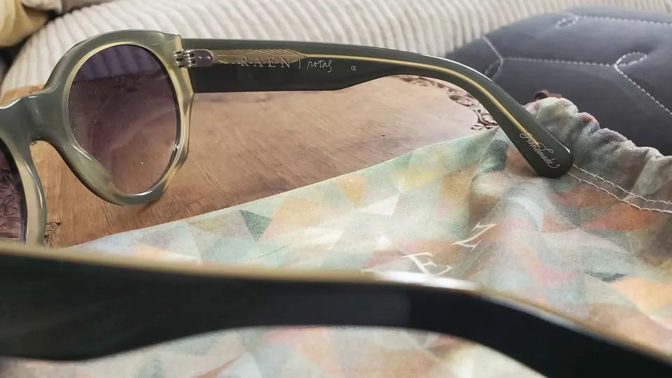 NEW- vintage RAEN Acorn Sunglasses image indicator(3)