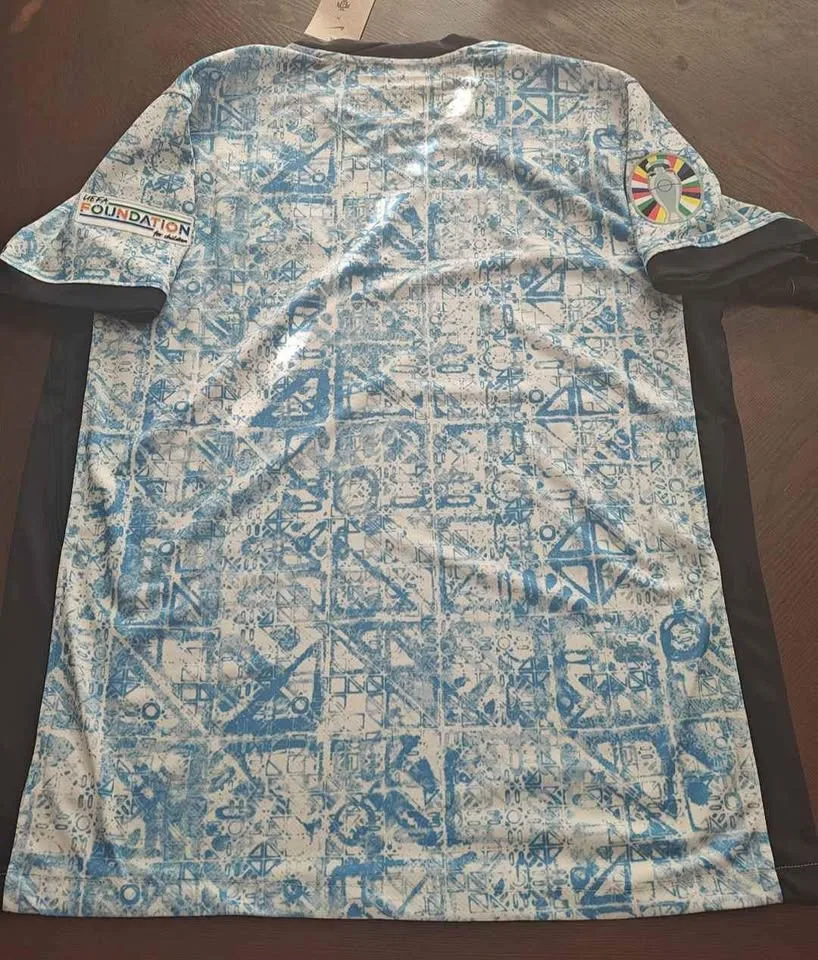 Portugal away jersey image indicator(3)