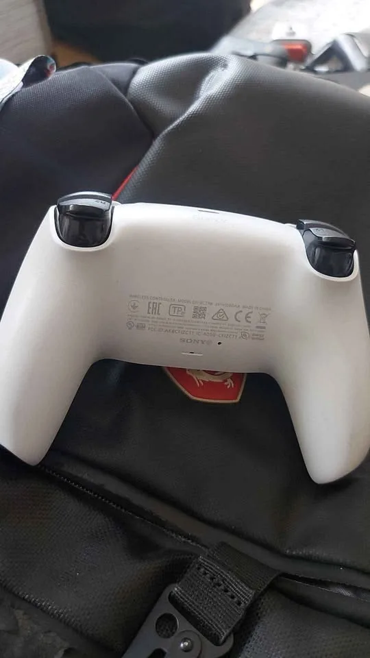 Ps5 DualSense Wireless Rarely Used Controller image indicator(2)