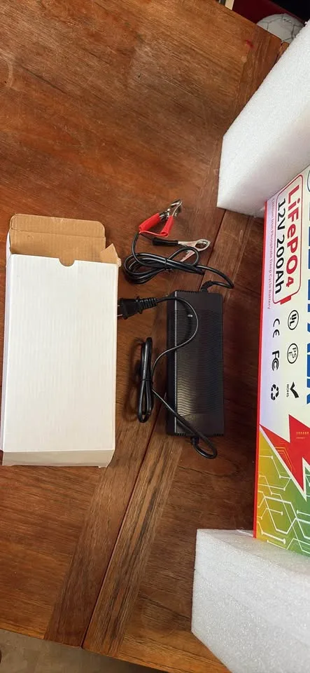 Lithium iron phosphate deep cycle battery- 12v 200h rechargeable image indicator(7)