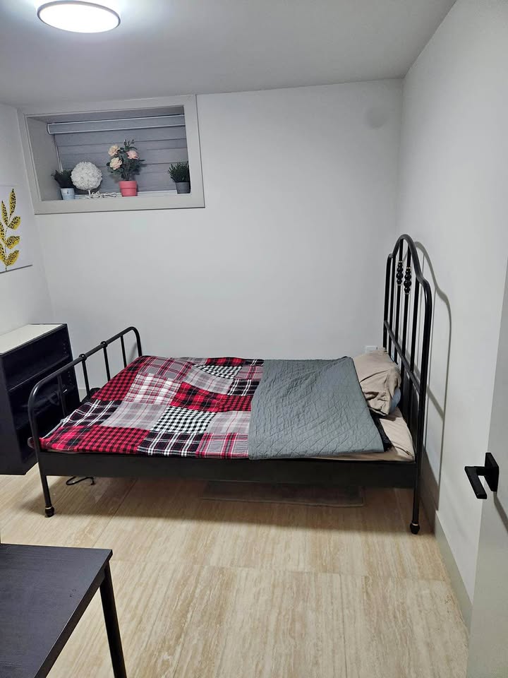 Private room for rent
