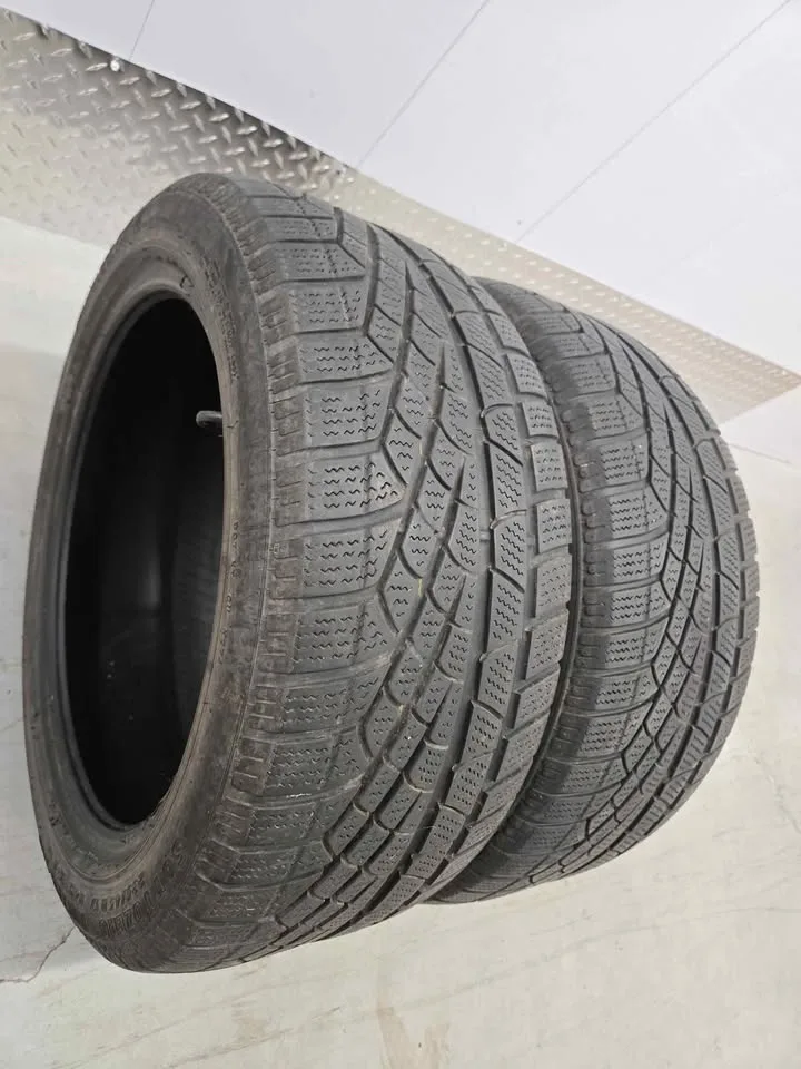 Pirelli Sottozero Winter Tires- 235/45R17 image indicator(2)