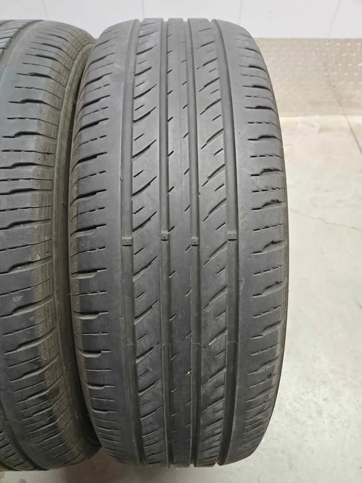 Two used tires- 225/65R17 image indicator(5)